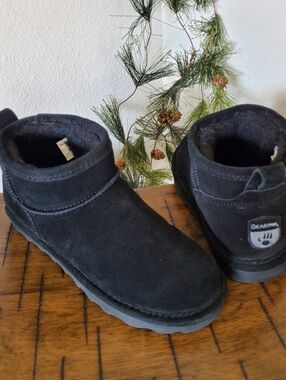 BEARPAW NWOT Natural Cow Suede & Wool Blend Super Shorty Boots